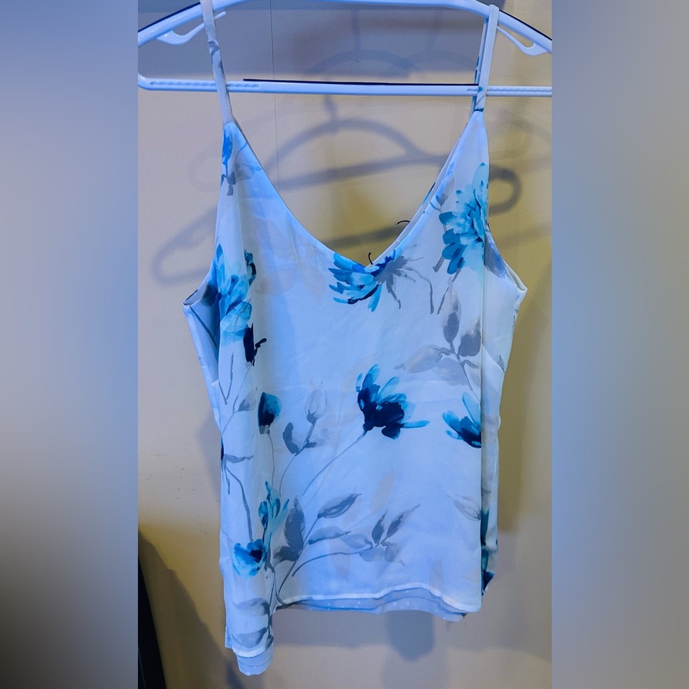 White Housese Black Market reversible tank, new without tags, cute